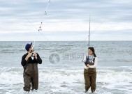 海滩钓鱼技巧教学法（享受休闲钓鱼乐趣的关键）