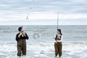 海滩钓鱼技巧教学法（享受休闲钓鱼乐趣的关键）