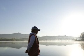 阴天钓鱼技巧汉源湖（掌握湖上秘密）