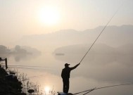 冰湖钓鱼上钩技巧（掌握冰湖钓鱼技巧提高钓鱼成功率）