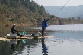 冬天浅水库钓鱼技巧与方法（冬季在浅水库钓鱼）