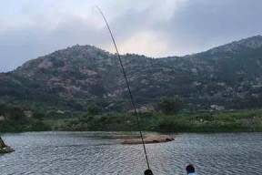 北京通惠河钓鱼技巧大揭秘（通惠河钓鱼秘籍，让你钓到满满一桶鱼）