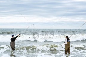 海滩远投钓鱼技巧大揭秘（快速学会远投钓鱼的技巧与窍门）