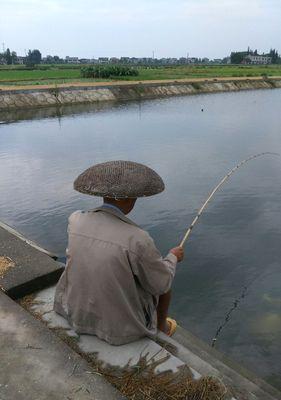 钓鱼技巧与手艺（探秘专业钓鱼技巧，成为高手）  第3张