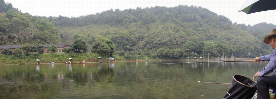 东北水库夏天钓鱼技巧（掌握技巧，轻松钓大鱼）  第1张