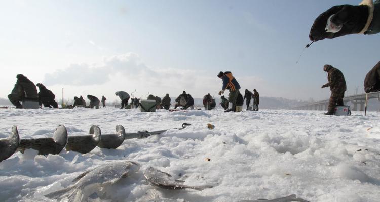 冬日钓鱼技巧（雪天钓鱼）  第3张