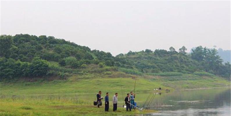 寒冷季节野钓技巧（冬季钓鱼需要注意的事项与技巧）  第1张