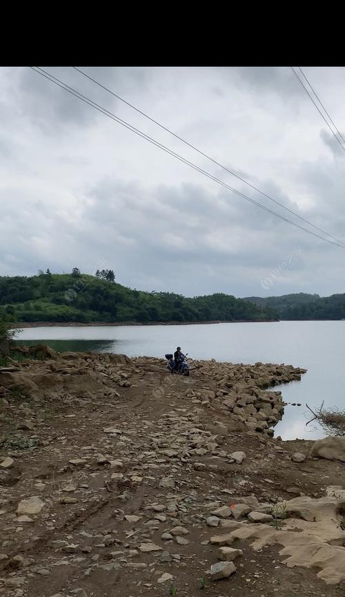 河道坝口钓鱼的技巧与方法（探秘河道坝口钓鱼）  第3张