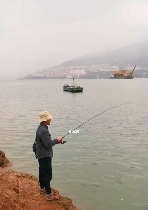 河道深沟钓鱼技巧（掌握技巧钓到丰盛的河鲜美味）  第2张