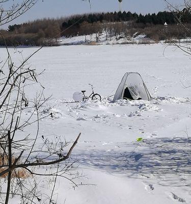 冬季湖泊手竿钓鱼技巧（冰天雪地也能钓大鱼）  第3张