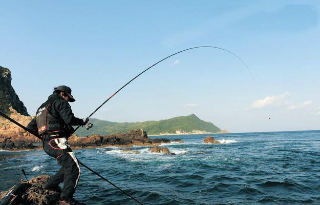 江河大风浪下钓鱼技巧与方法（挑战极限的钓鱼之旅）  第3张