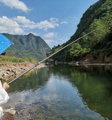 山里河流钓鱼技巧大揭秘（探寻山里河流钓鱼的秘密）  第1张