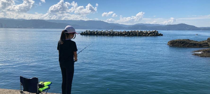 夏天广州沿海钓鱼技巧（探寻广州沿海钓鱼的最佳季节和技巧）  第1张