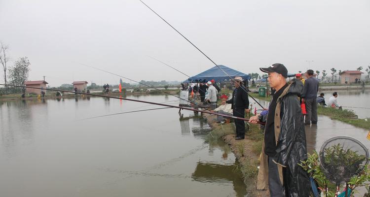 夏夜河边钓鱼技巧（享受夜晚的宁静与悠闲）  第1张