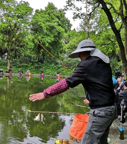 重庆4月份钓鱼技巧（探秘重庆春季钓鱼独门技巧）  第2张